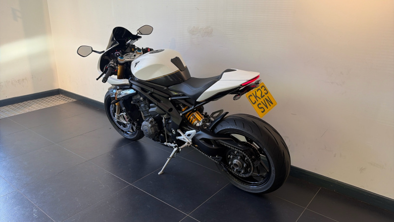 Triumph Speed TRIPLE 1200 RR (21MY)
